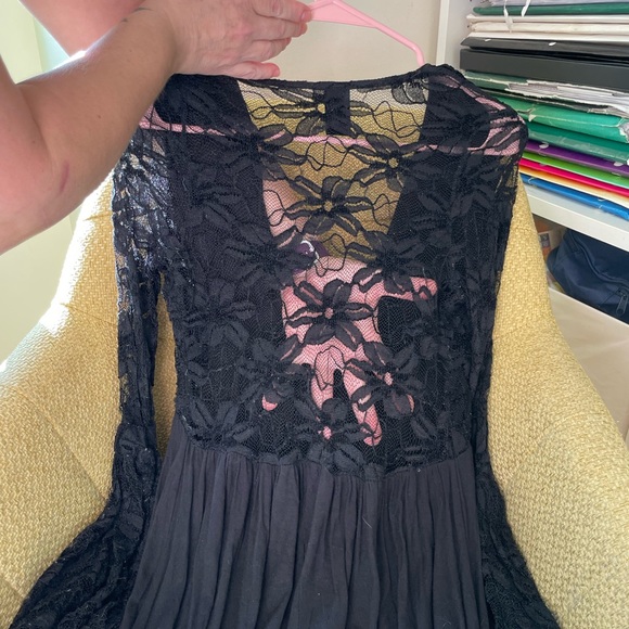Black Lace Long Sleeve Dress w/ Plunge V-Neck x Sola la Fe, Size Medium ♠️♠️♠️ - Picture 5 of 6